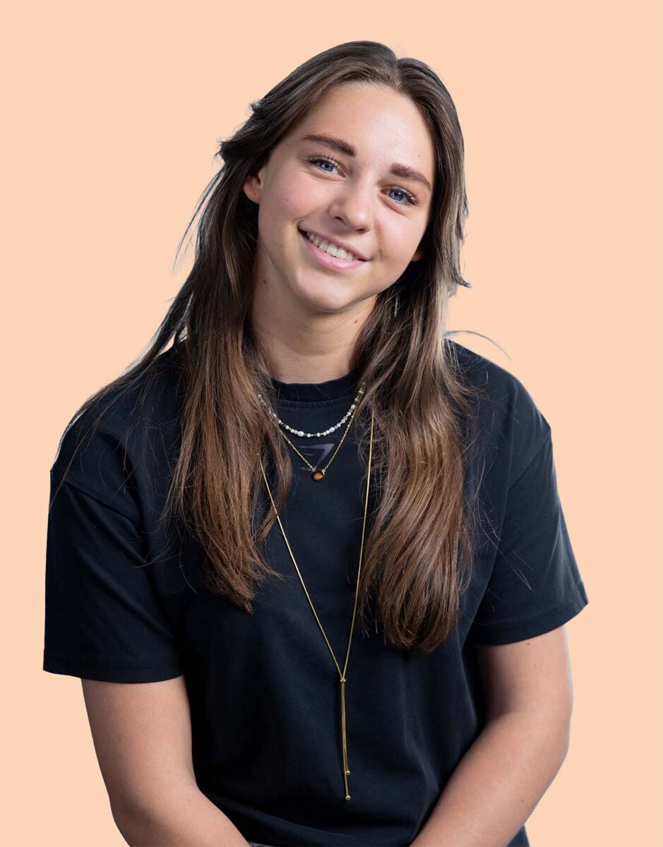 Fleur Versmissen | Junior Content Creator || Full Frame - Creative Content Creator